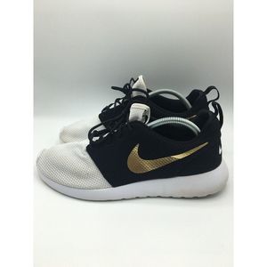nike roshe run size 11 Custom NikeID black. white, gold